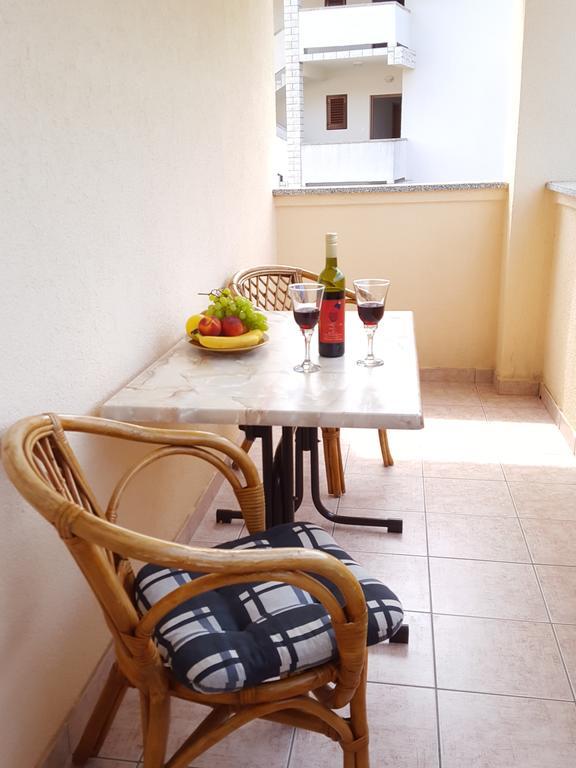 Apartments Mirakul Lopar Exterior foto