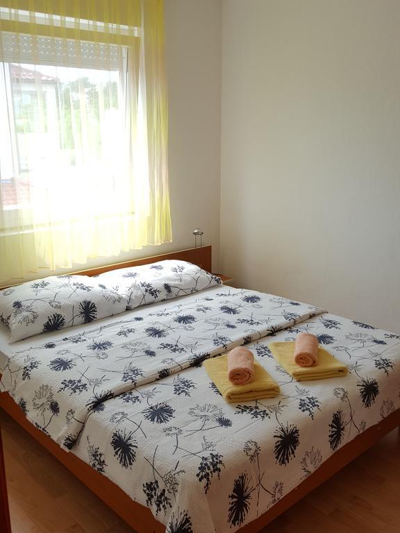 Apartments Mirakul Lopar Exterior foto