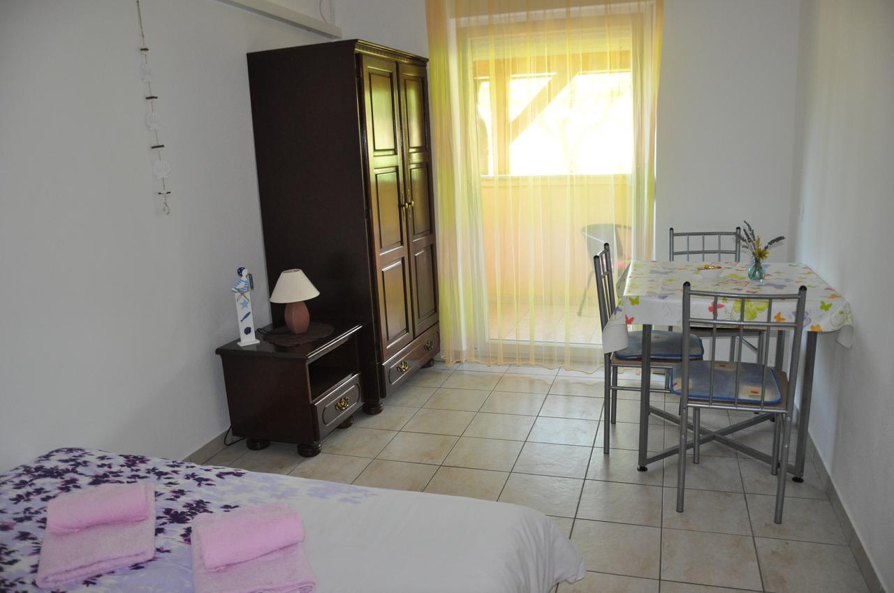 Apartments Mirakul Lopar Exterior foto